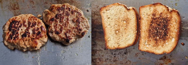 Burgery i tostowy chleb opiekany.