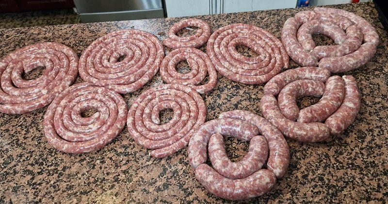 Kiełbaski zwykłe i cienkie.